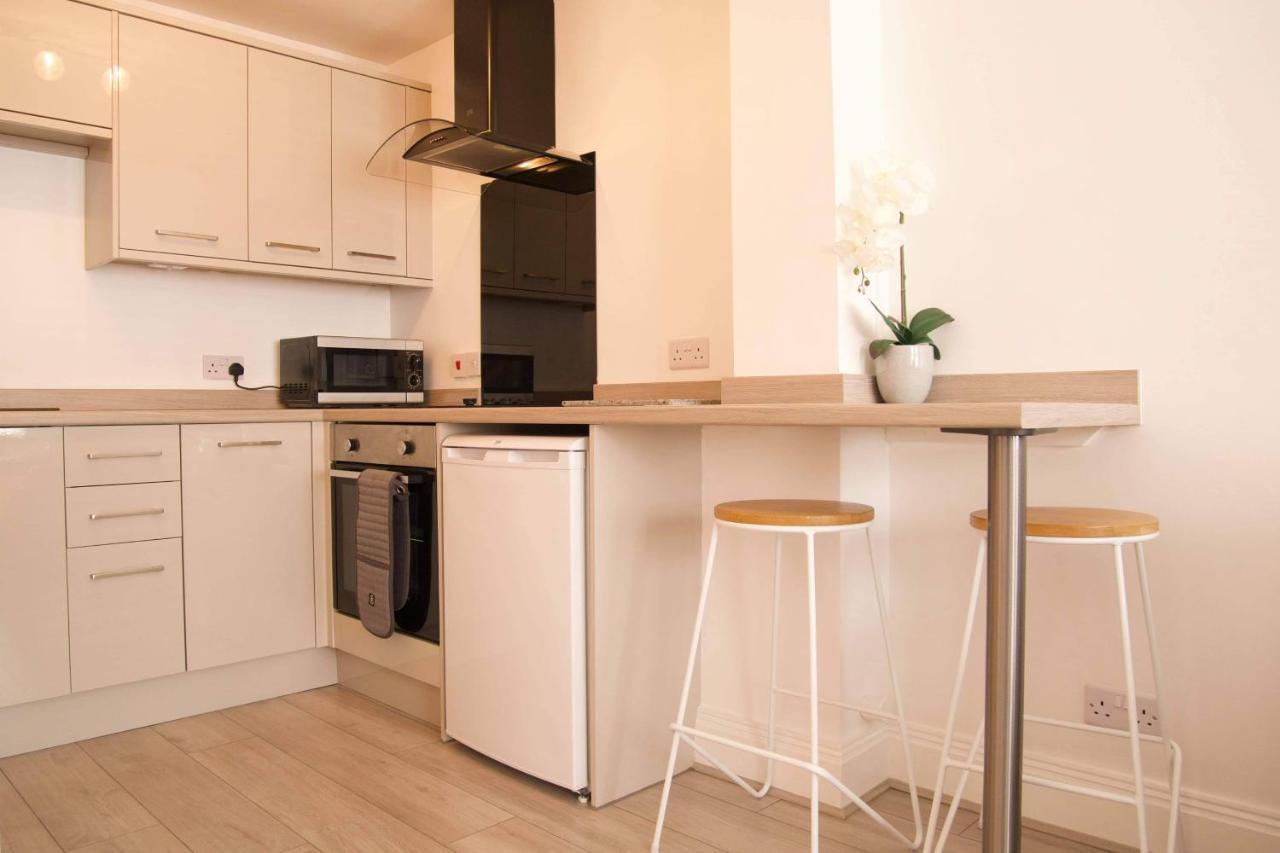 York City Centre, Recently Renovated 2 Bedroom Flat エクステリア 写真